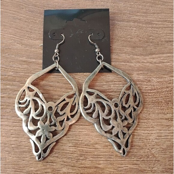 Women's Bronze Filigree Long Dangle Vintage Earrings Pierced Costume Jewelry - Picture 1 of 4
